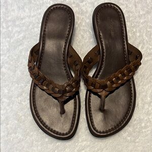 ST JOHNS BAY Brown Braided Leather Thong Sandals 1‎ 1/4” wedge heel 7.5 M